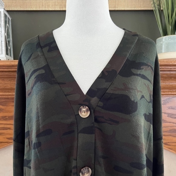 NEW Social Standard by Sanctuary Camo Daytripper Cardigan Sweater Sz. L - Picture 5 of 14